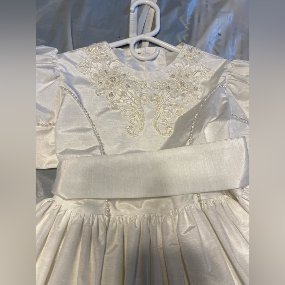 GIRLS FORMAL WHITE DRESS - Picture 2 of 13